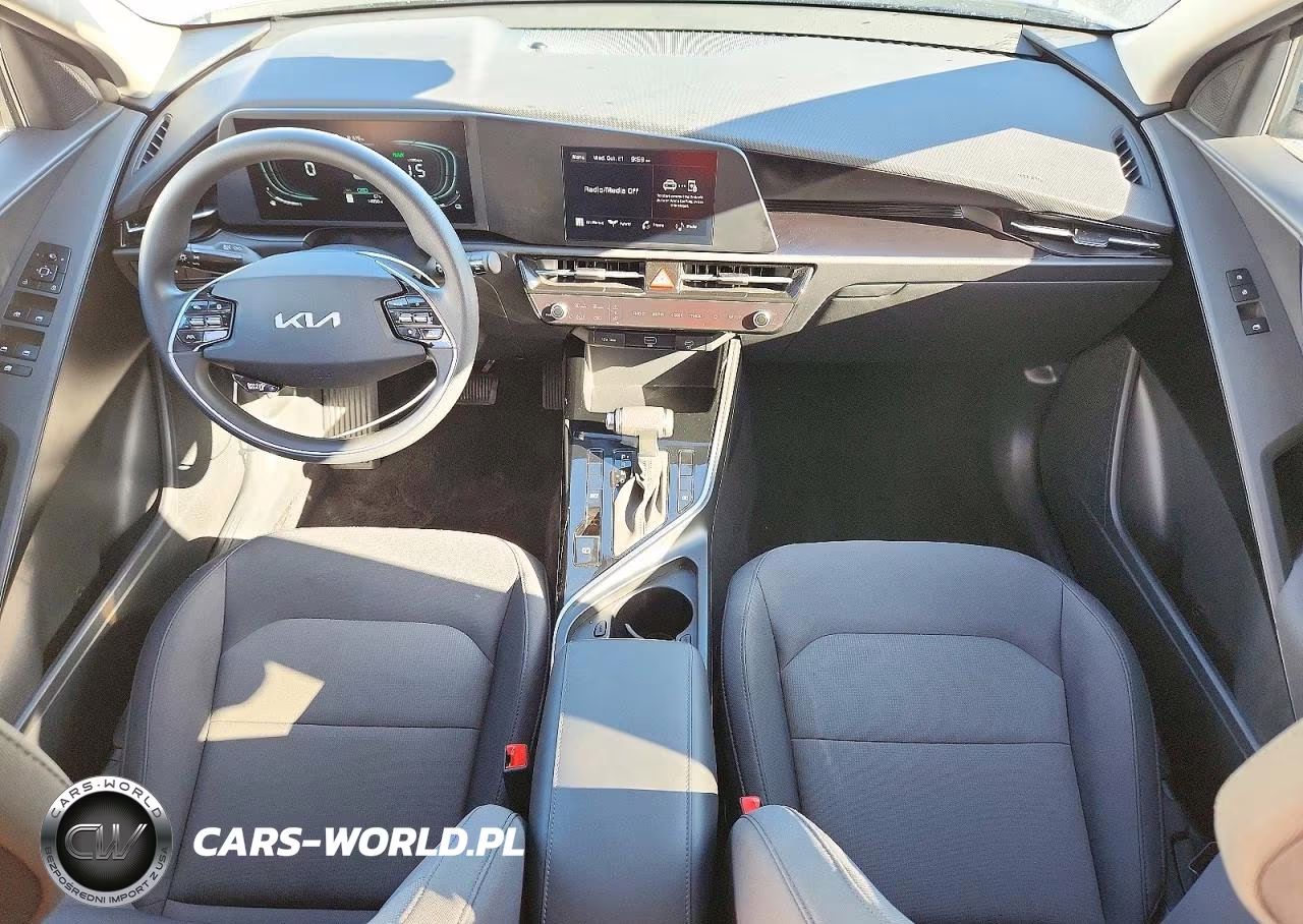 2026 Kia Niro Lx VIN:KNDCP3LE9T5361140 - 8