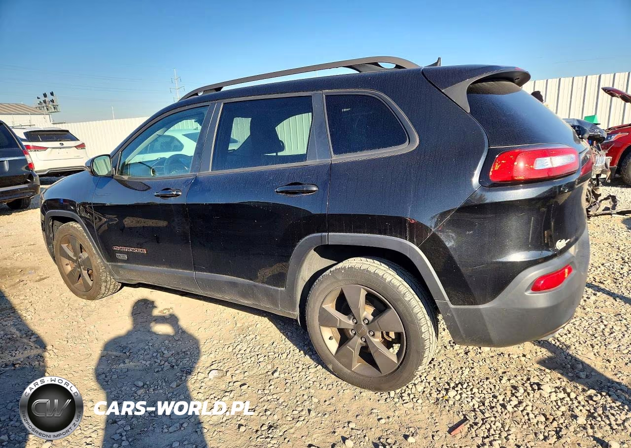 2016 Jeep Cherokee Latitude VIN:1C4PJLCS3GW273368 - 2