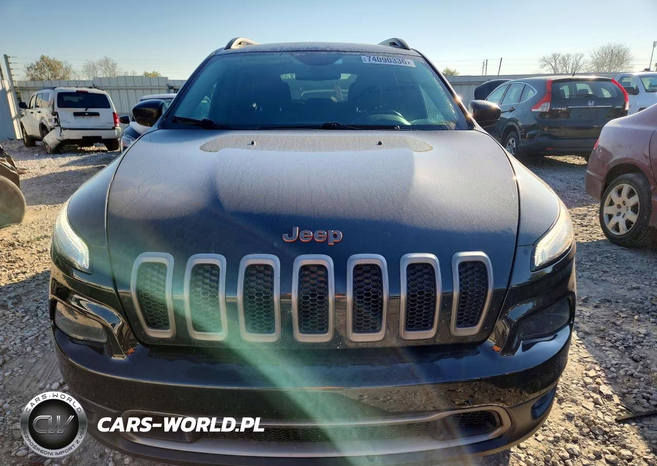 2016 Jeep Cherokee Latitude VIN:1C4PJLCS3GW273368 - 5