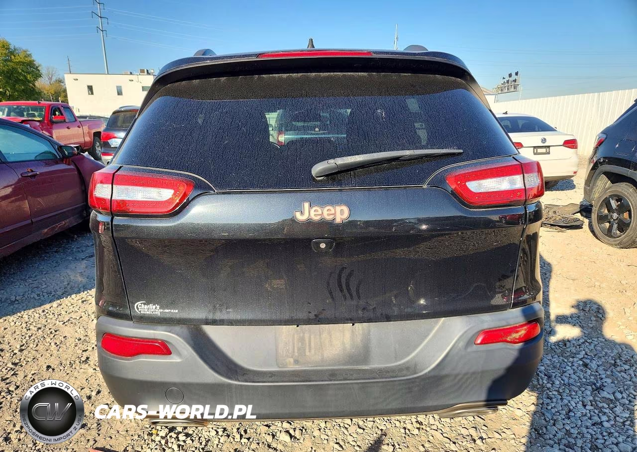 2016 Jeep Cherokee Latitude VIN:1C4PJLCS3GW273368 - 6