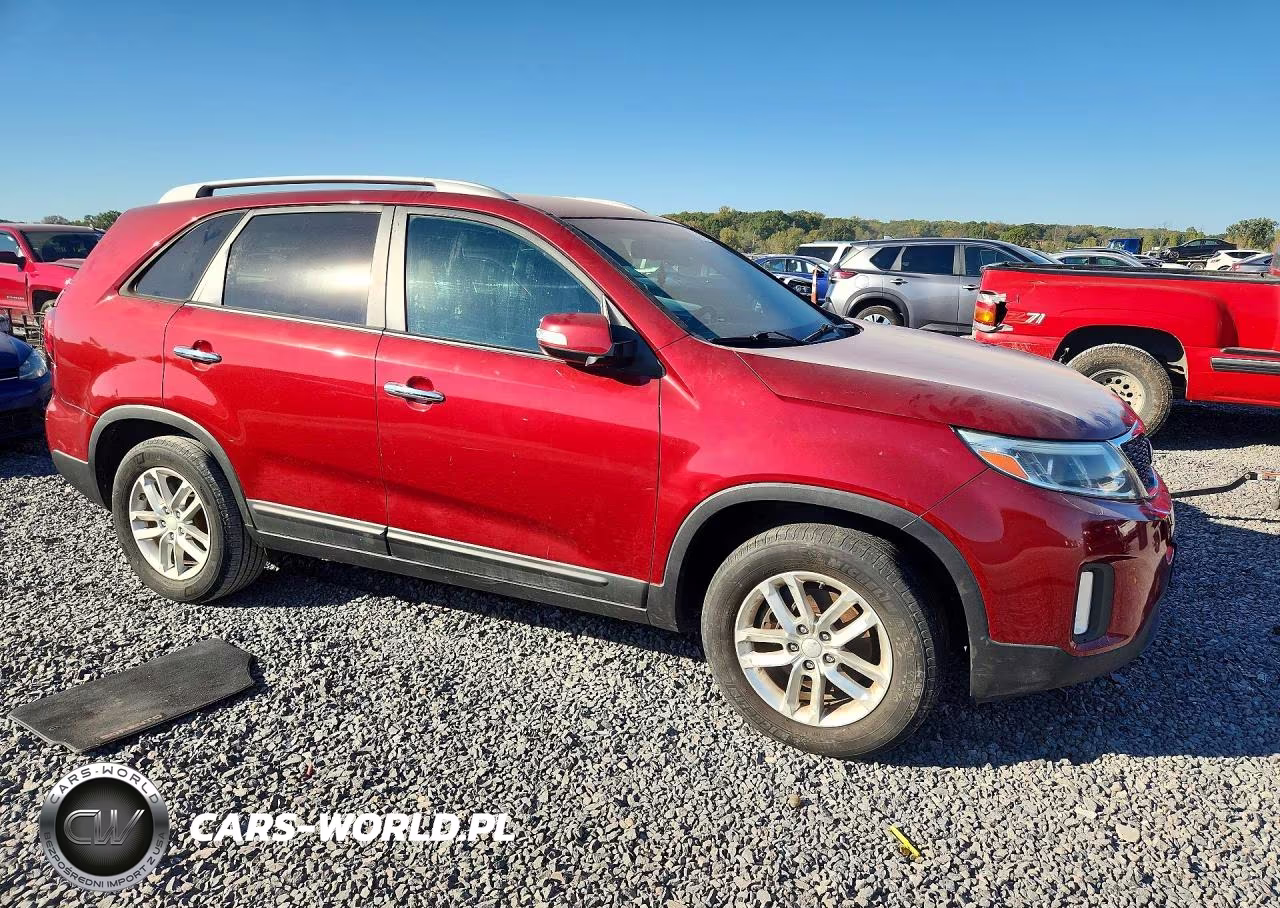 2015 Kia Sorento Lx VIN:5XYKT4A62FG622757 - 4
