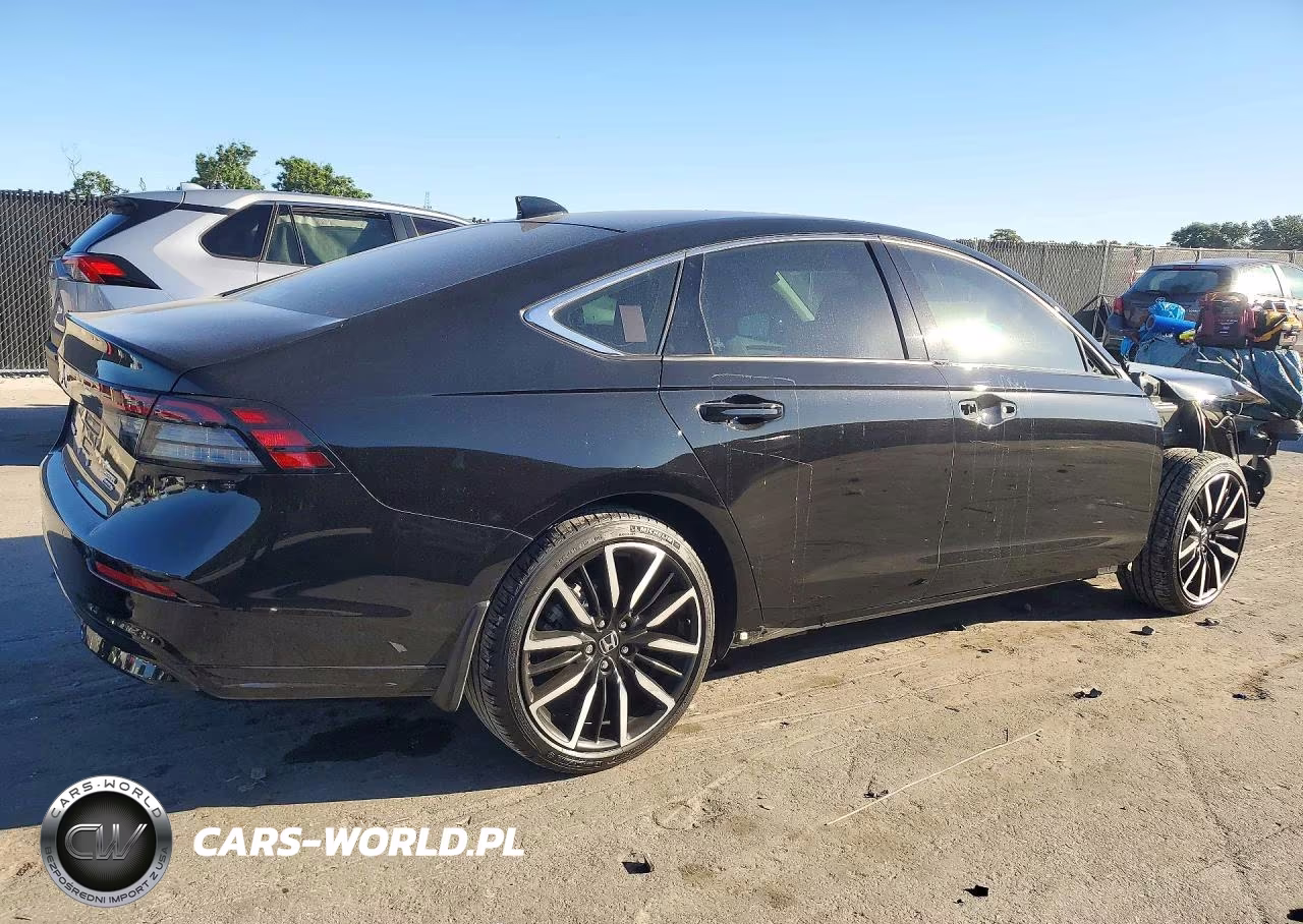 2024 Honda Accord Touring Hybrid VIN:1HGCY2F83RA031332 - 3