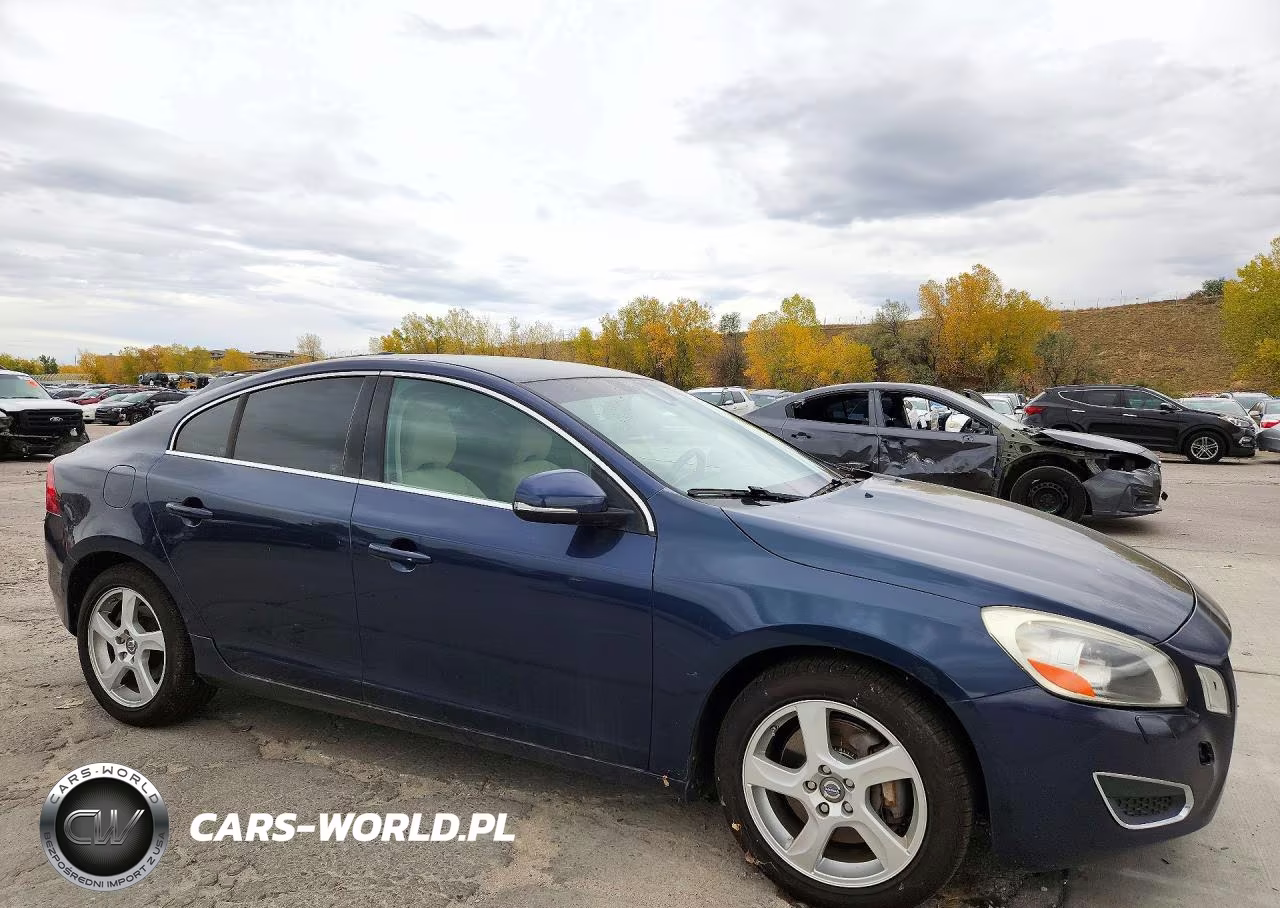 2013 Volvo S60 T5 VIN:YV1612FS9D2176545 - 4