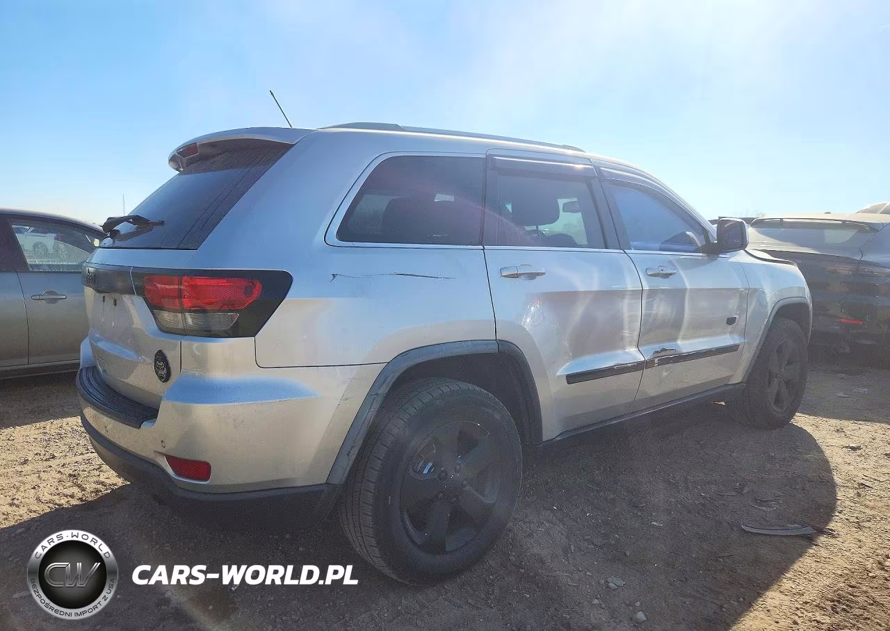 2011 Jeep Grand Cherokee Laredo VIN:1J4RR4GG0BC676158 - 3