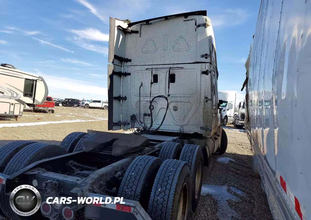 2016 Freightliner Cascadia 125 Semi Truck VIN:3AKJGLDV2GSGS7492 - 4