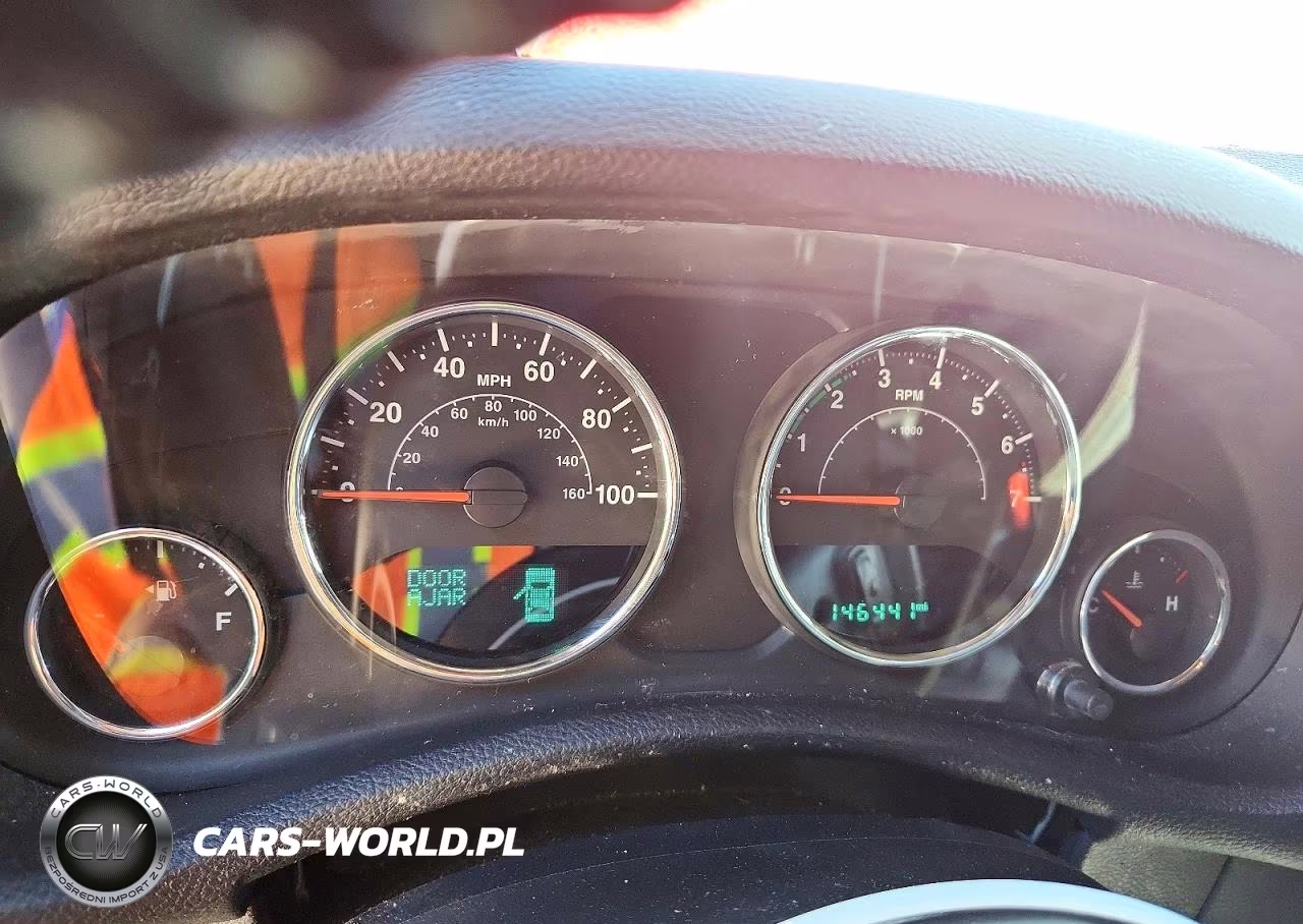 2018 Jeep Wrangler Unlimited Sport VIN:1C4BJWDG6JL873753 - 9