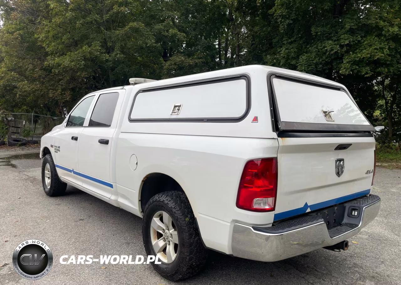 2019 Ram 1500 Classic Tradesman VIN:1C6RR7STXKS593314 - 3