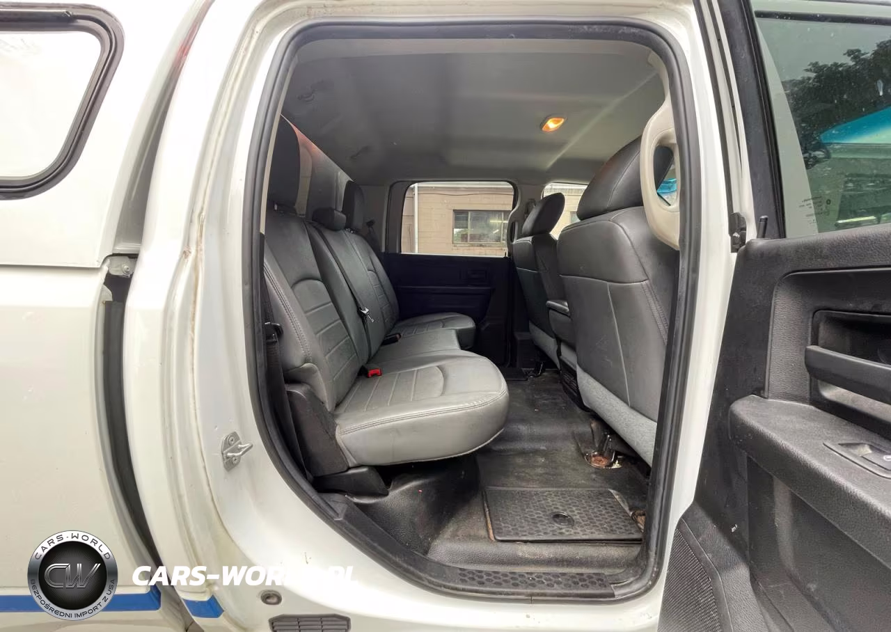 2019 Ram 1500 Classic Tradesman VIN:1C6RR7STXKS593314 - 6