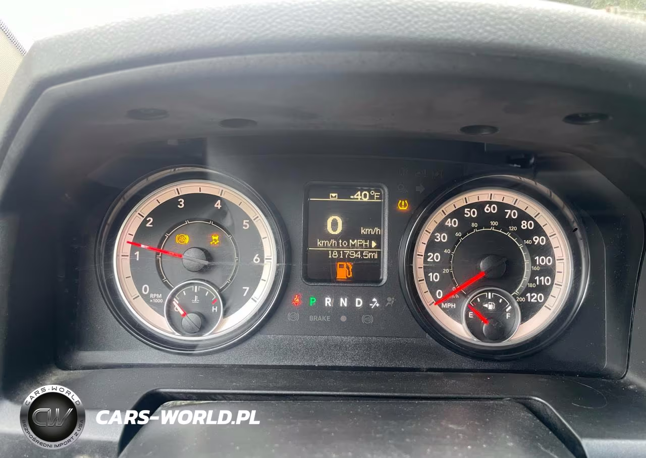 2019 Ram 1500 Classic Tradesman VIN:1C6RR7STXKS593314 - 8