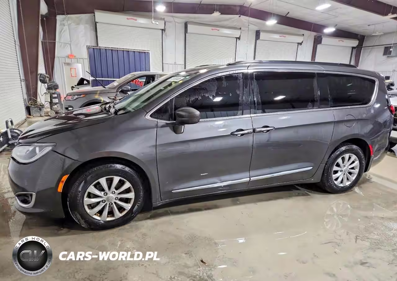 2017 Chrysler Pacifica Touring L