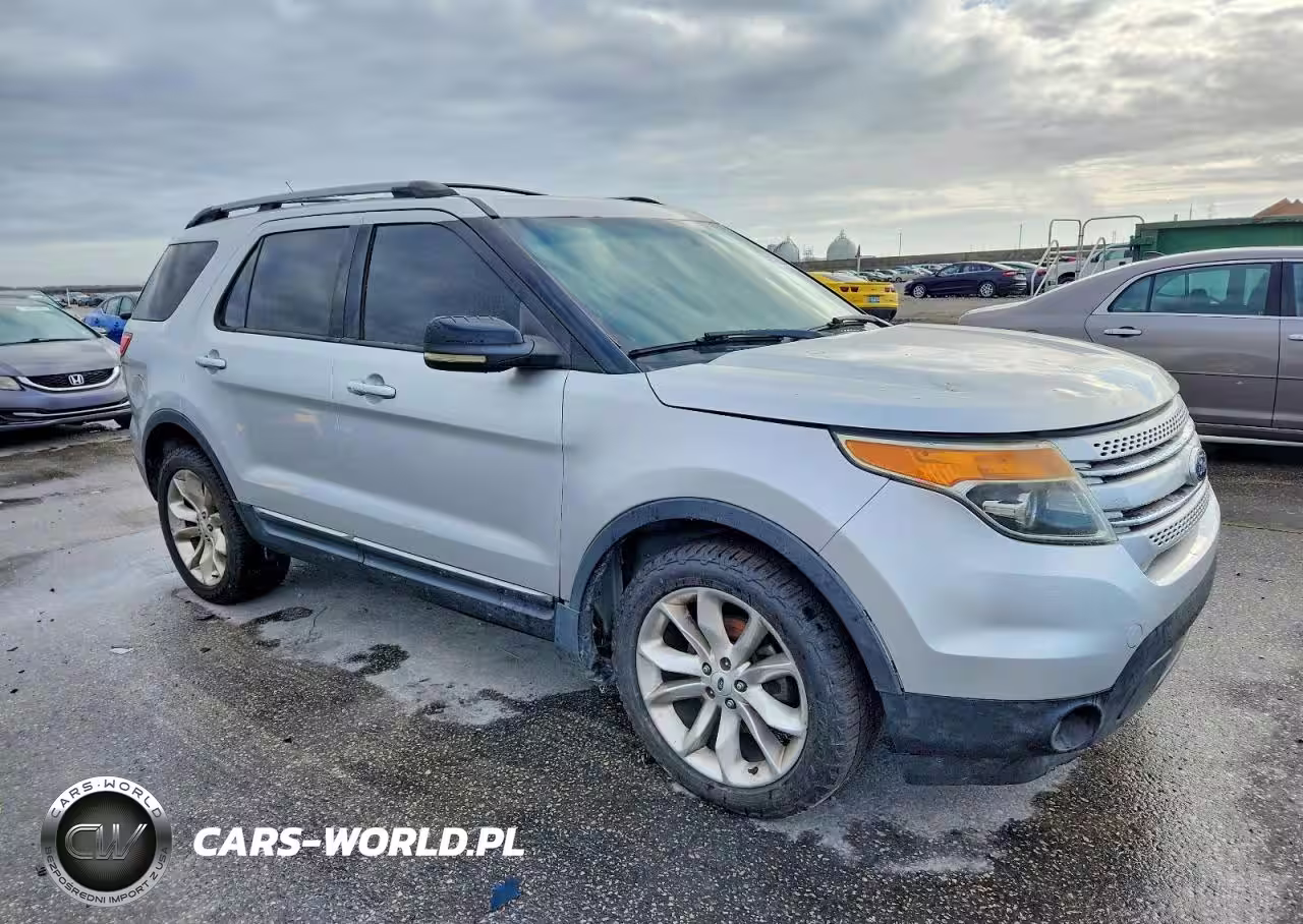 2012 Ford Explorer Xlt VIN:1FMHK8D81CGA93033 - 4
