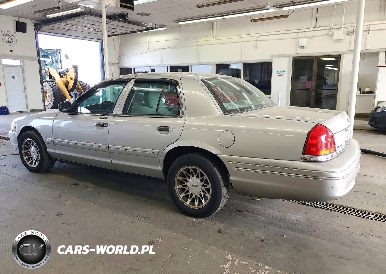 2003 Ford Crown Victoria VIN:2FAFP73W23X212733 - 2