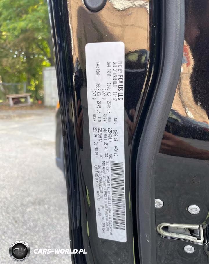2018 Jeep Compass Latitude VIN:3C4NJCBB0JT228748 - 10