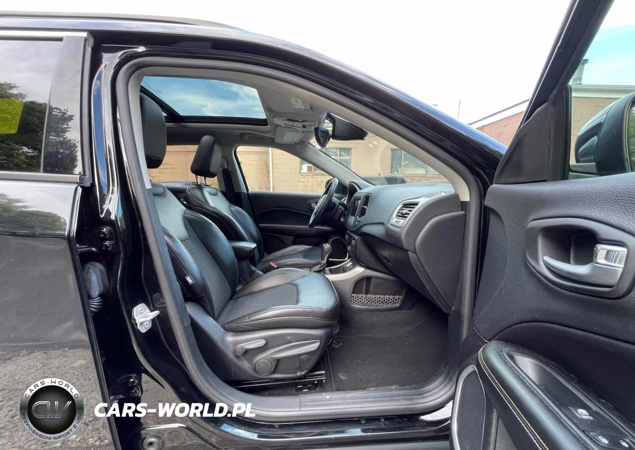 2018 Jeep Compass Latitude VIN:3C4NJCBB0JT228748 - 5