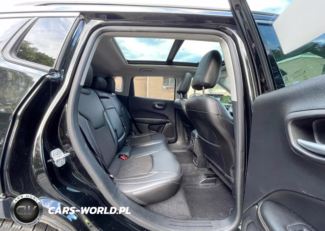 2018 Jeep Compass Latitude VIN:3C4NJCBB0JT228748 - 6