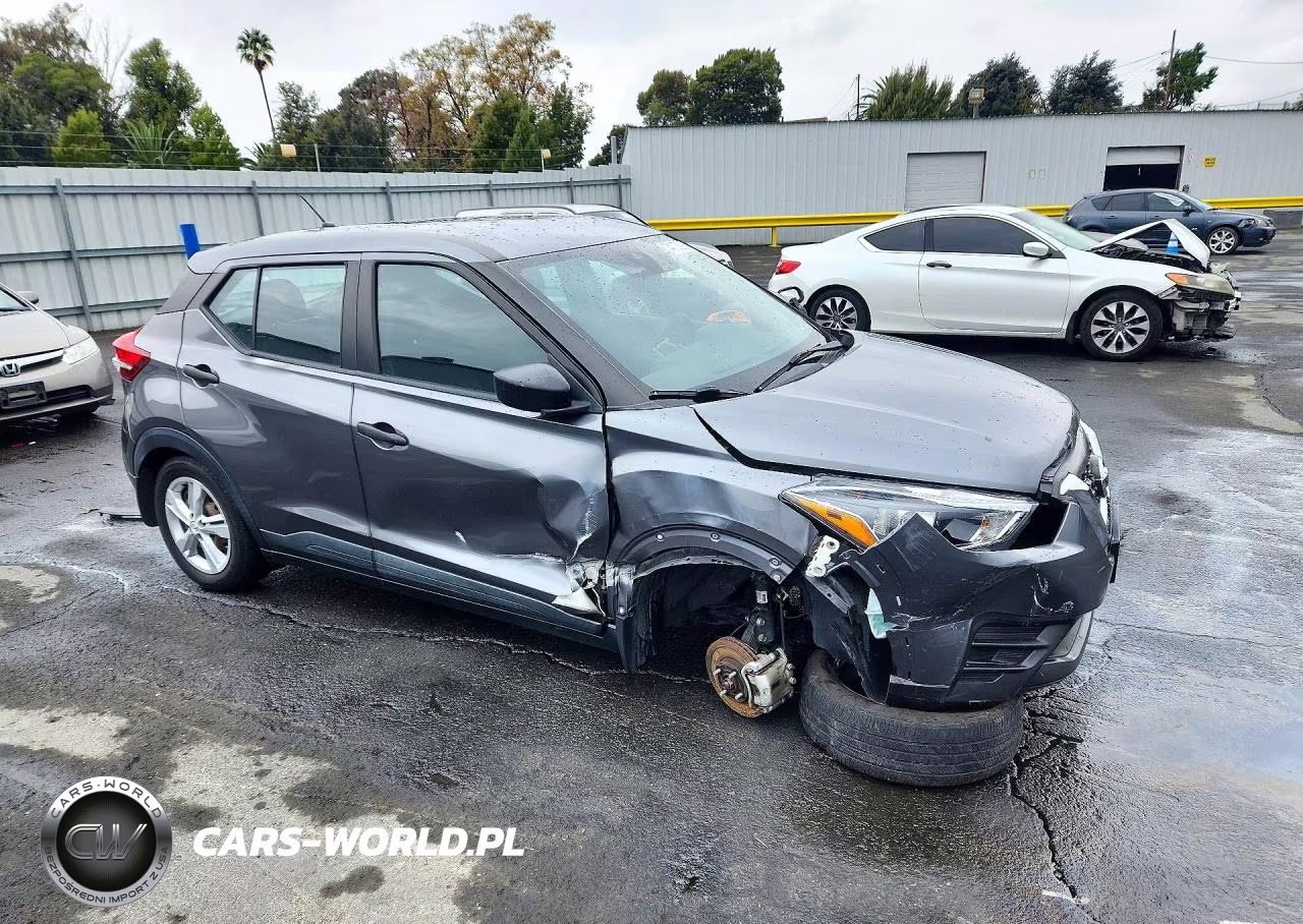 2020 Nissan Kicks S VIN:3N1CP5BV8LL515787 - 4