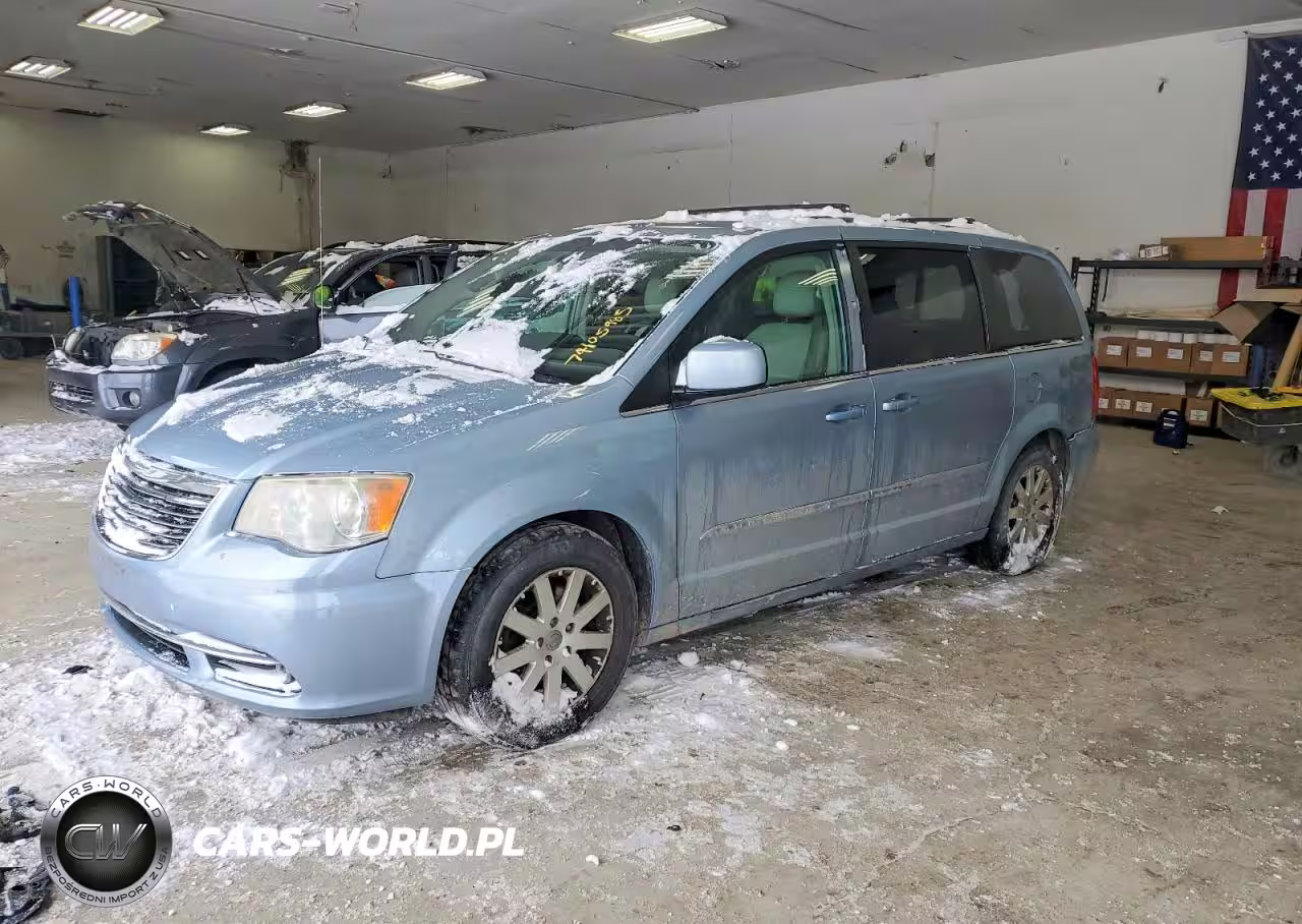 2013 Chrysler Town & Country Touring