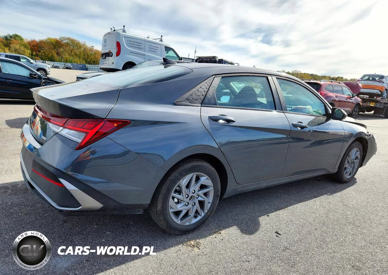 2026 Hyundai Elantra Hybrid Blue VIN:KMHLM4DJ8TU212181 - 3