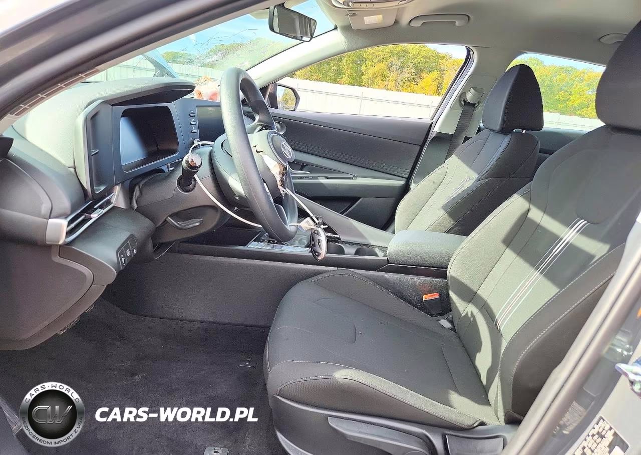 2026 Hyundai Elantra Hybrid Blue VIN:KMHLM4DJ8TU212181 - 7