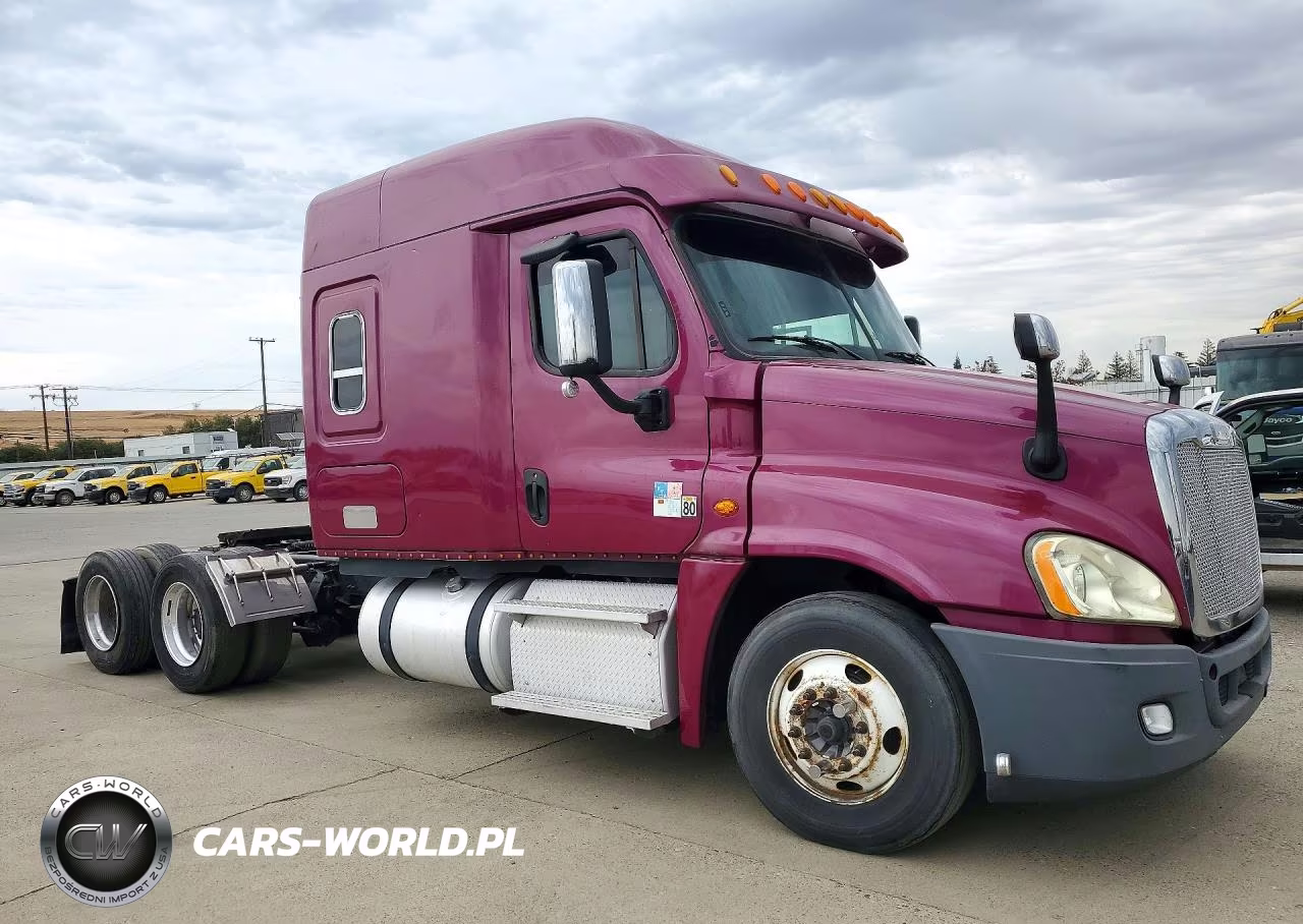 2015 Freightliner Cascadia Semi Truck VIN:3AKJGLD51FSGB6266 - 4