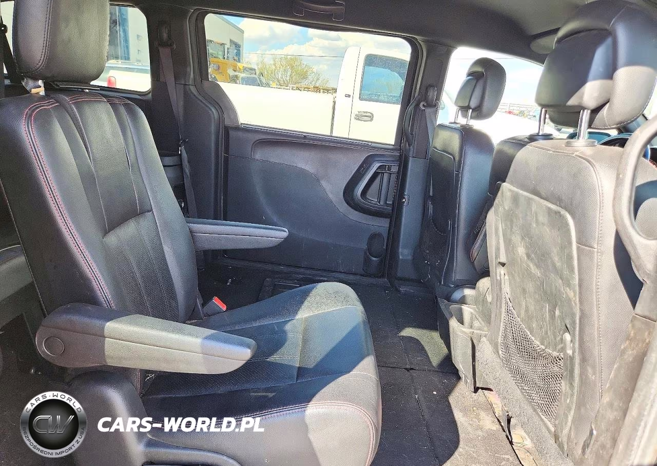 2018 Dodge Grand Caravan Gt VIN:2C4RDGEG9JR335940 - 11