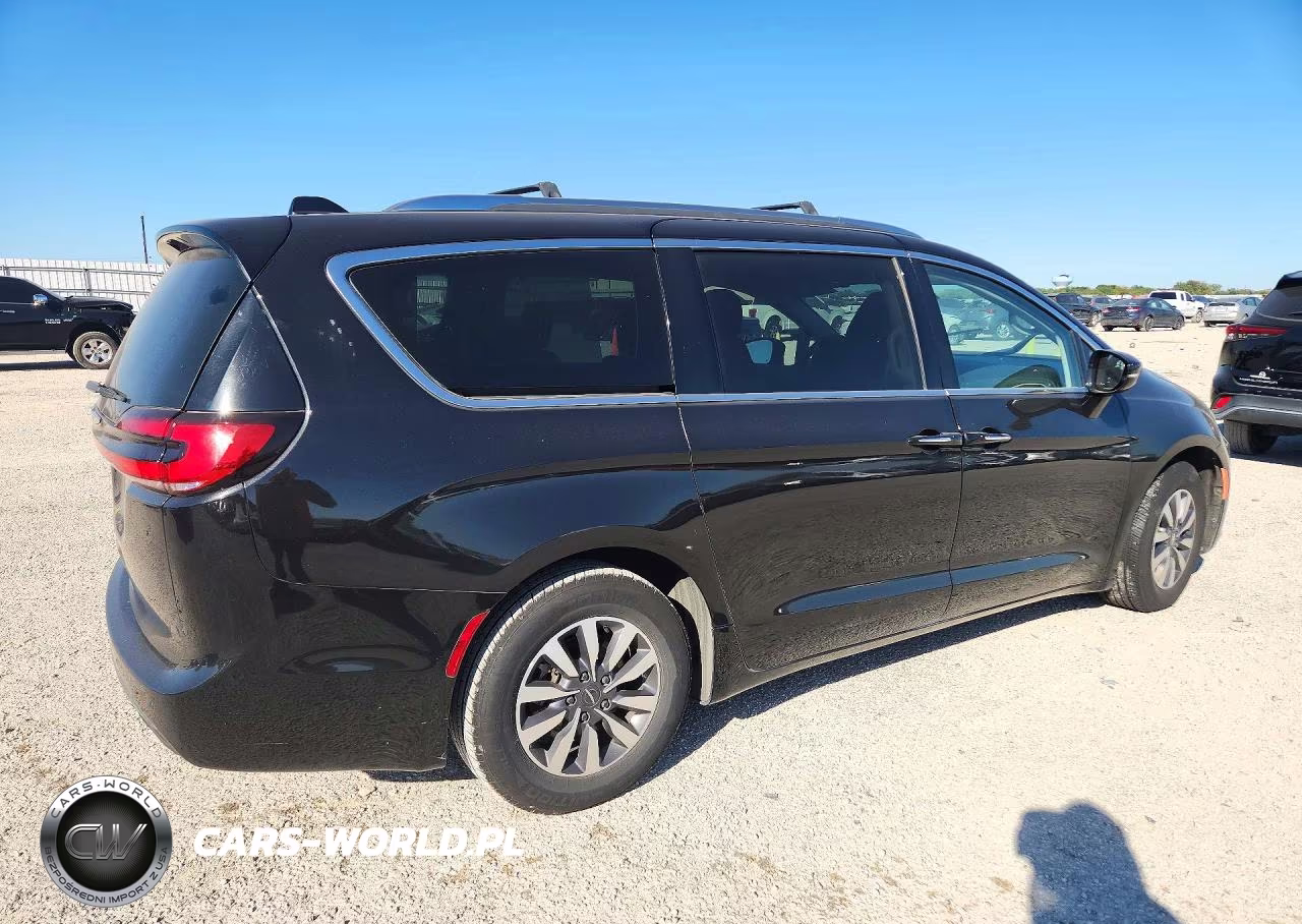 2021 Chrysler Pacifica Touring L VIN:2C4RC1BG6MR515420 - 3