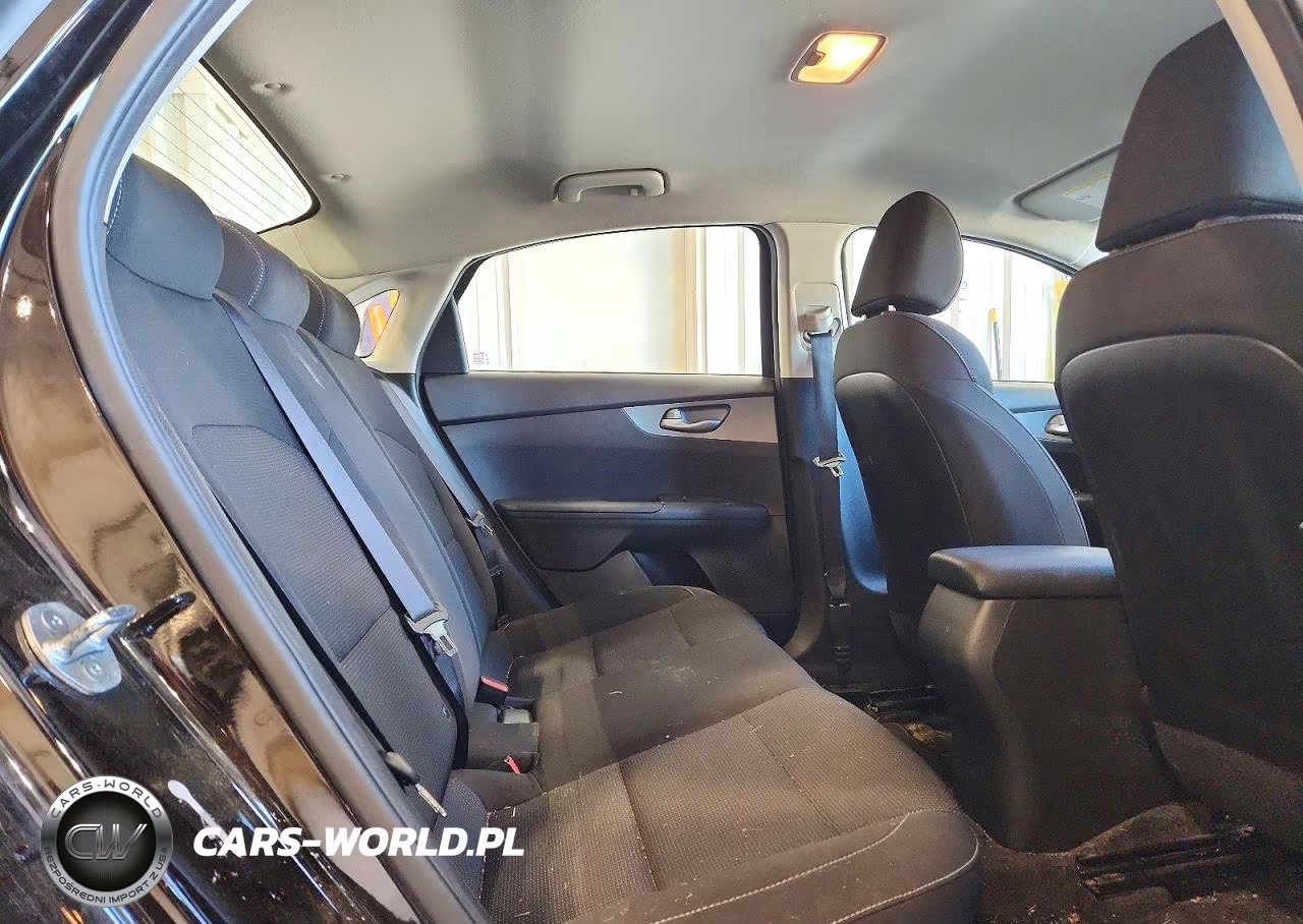 2020 Kia Forte Lxs VIN:3KPF24AD2LE157165 - 10