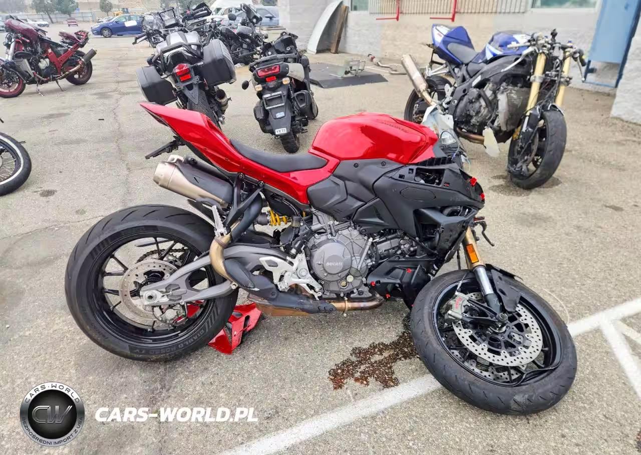 2025 Ducati Streetfighter V2