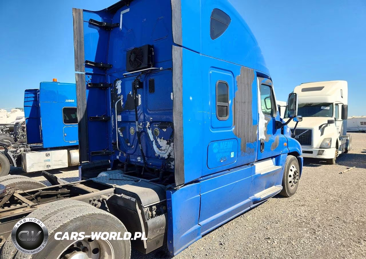 2016 Freightliner Cascadia 125 VIN:3AKJGLD57GSHC3890 - 14