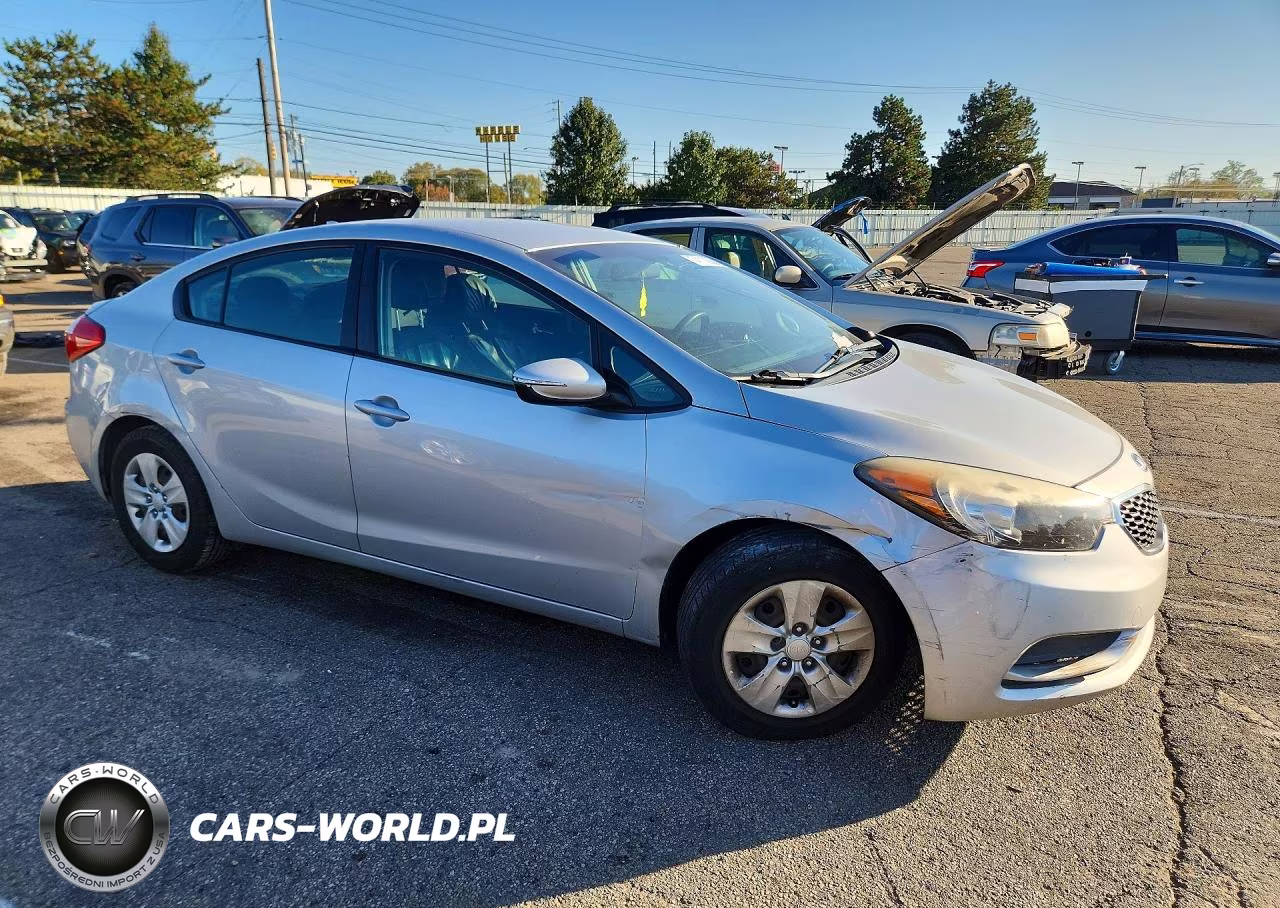 2015 Kia Forte Lx VIN:KNAFX4A66F5375710 - 4