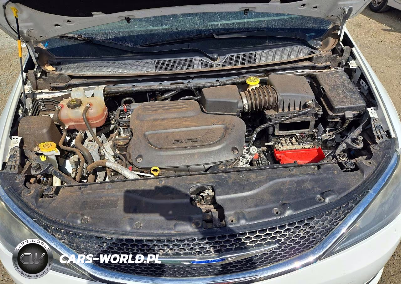 2019 Chrysler Pacifica Touring L VIN:2C4RC1BG9KR548263 - 12