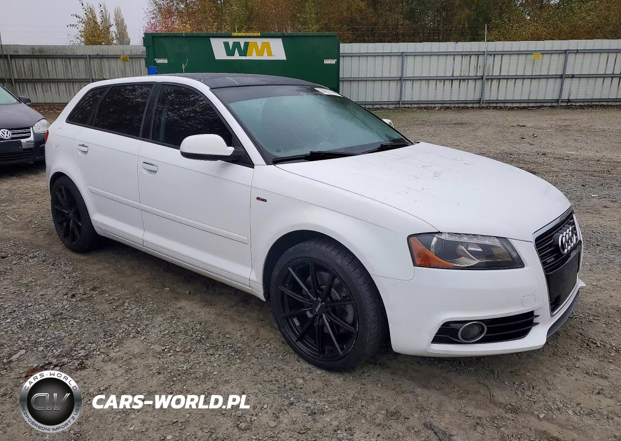2013 Audi A3 Premium Plus VIN:WAUMFAFM5DA031399 - 4