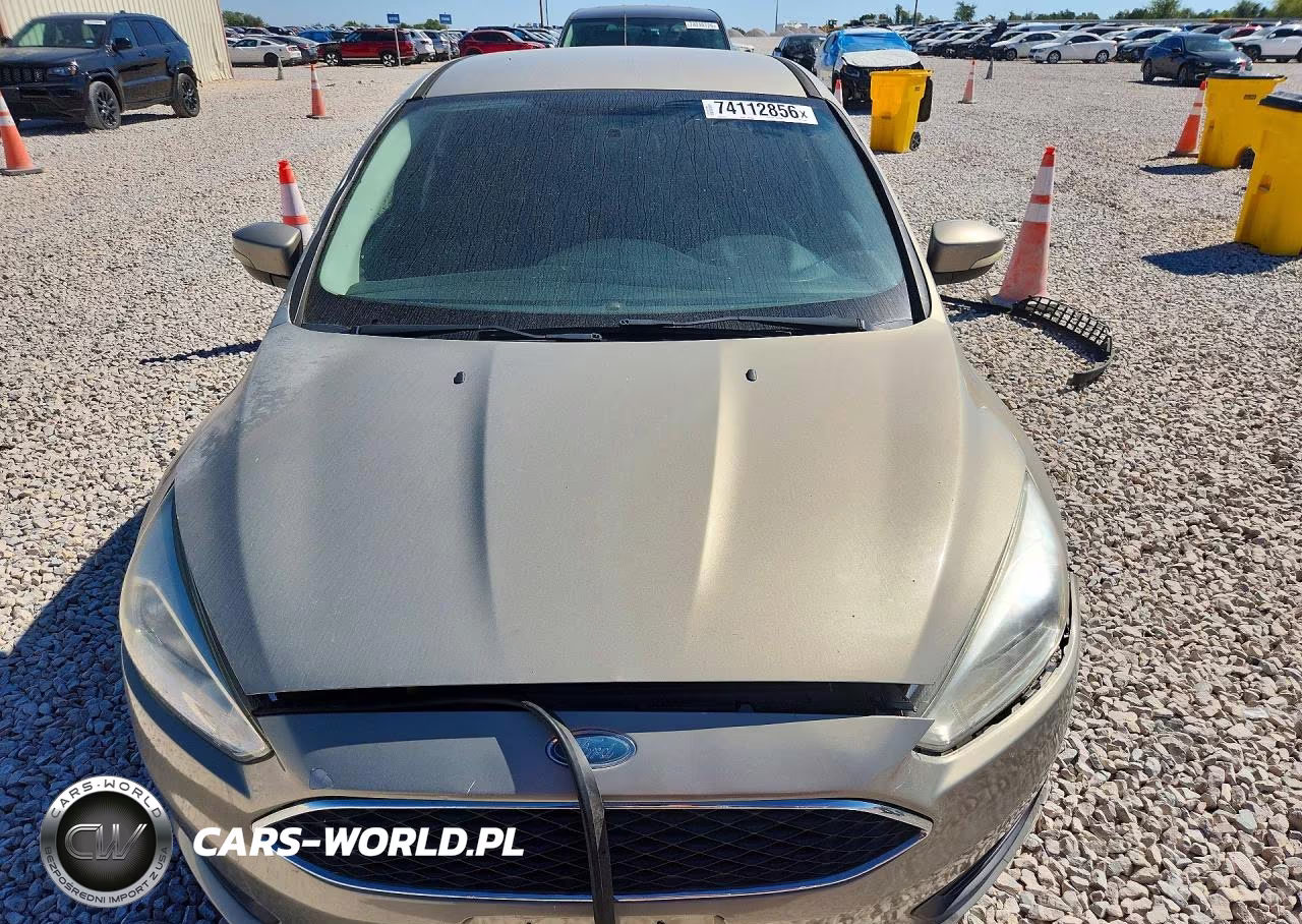2016 Ford Focus Se VIN:1FADP3F28GL257963 - 5