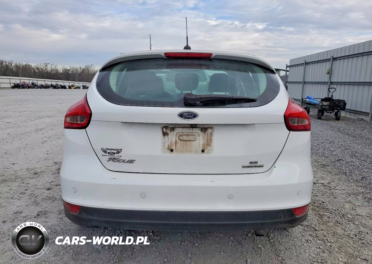 2016 Ford Focus Se VIN:1FADP3K23GL285210 - 6