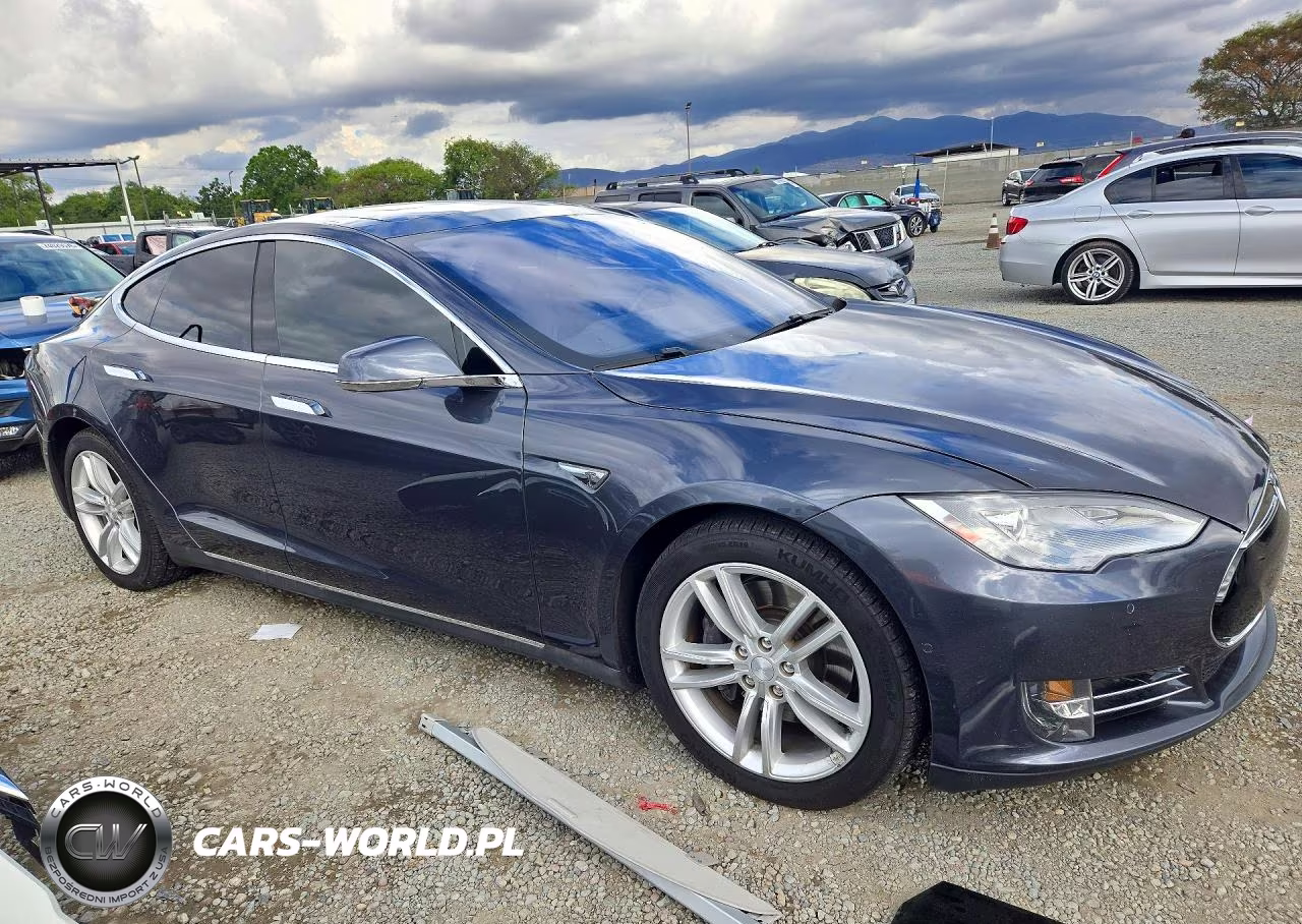 2015 Tesla Model S 85D VIN:5YJSA1H24FF096839 - 4