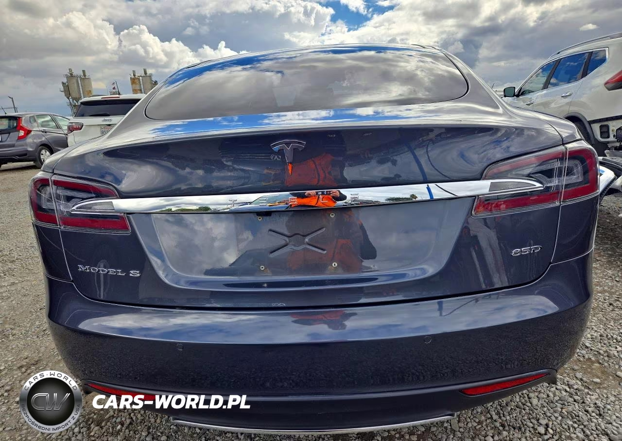 2015 Tesla Model S 85D VIN:5YJSA1H24FF096839 - 6
