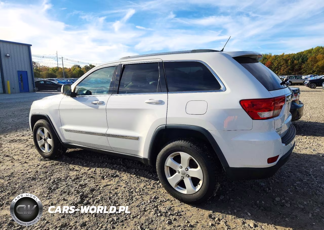 2013 Jeep Grand Cherokee Laredo VIN:1C4RJFAG3DC557167 - 2