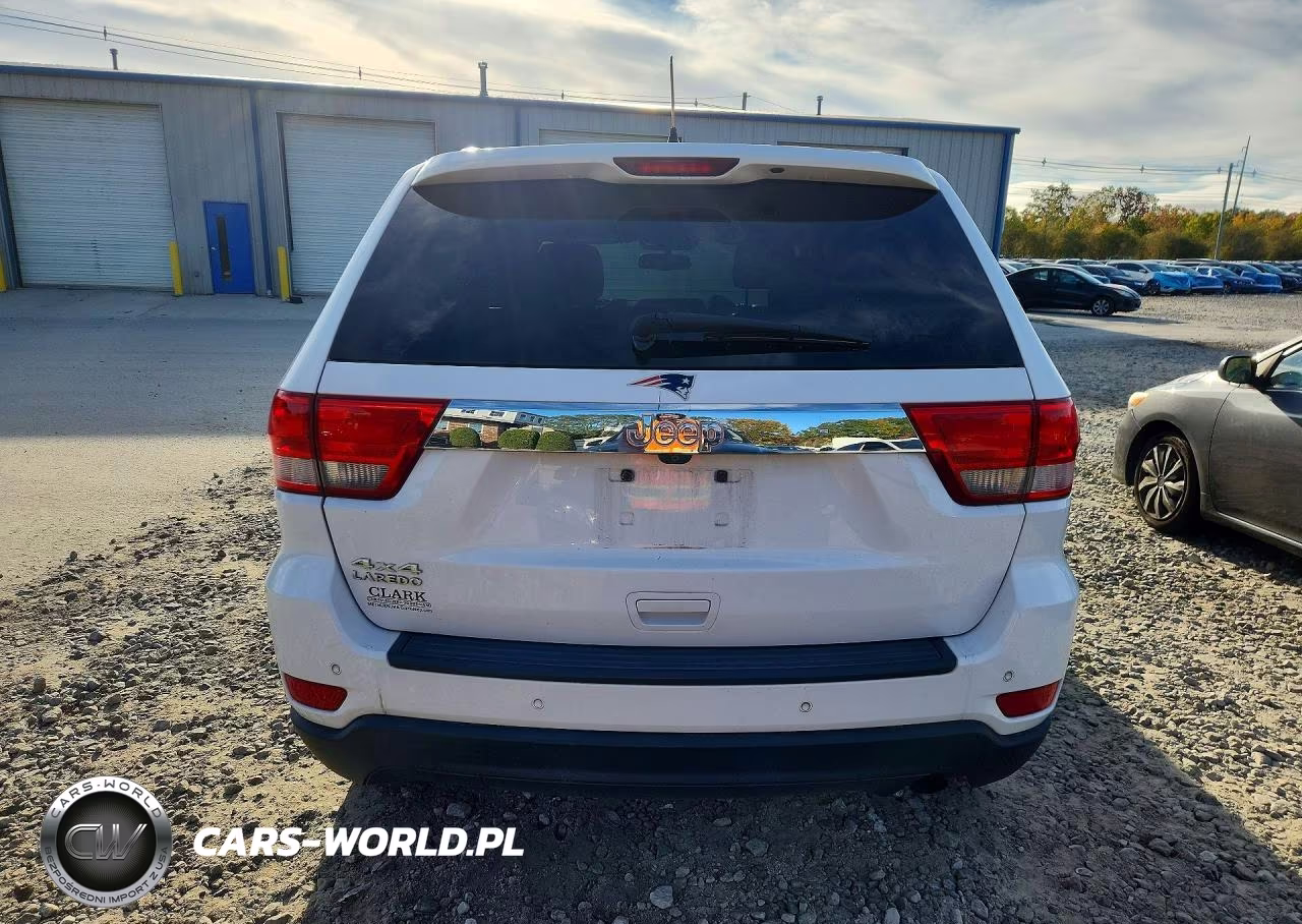 2013 Jeep Grand Cherokee Laredo VIN:1C4RJFAG3DC557167 - 6