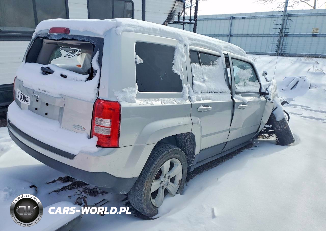 2014 Jeep Patriot Latitude VIN:1C4NJPFBXED509744 - 3