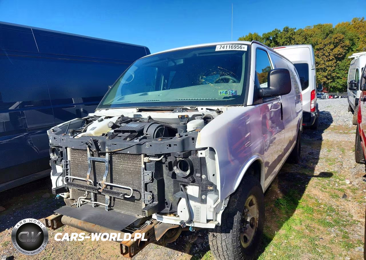2014 Chevrolet Express G2500 VIN:1GCWGFCA4E1198113 - 1