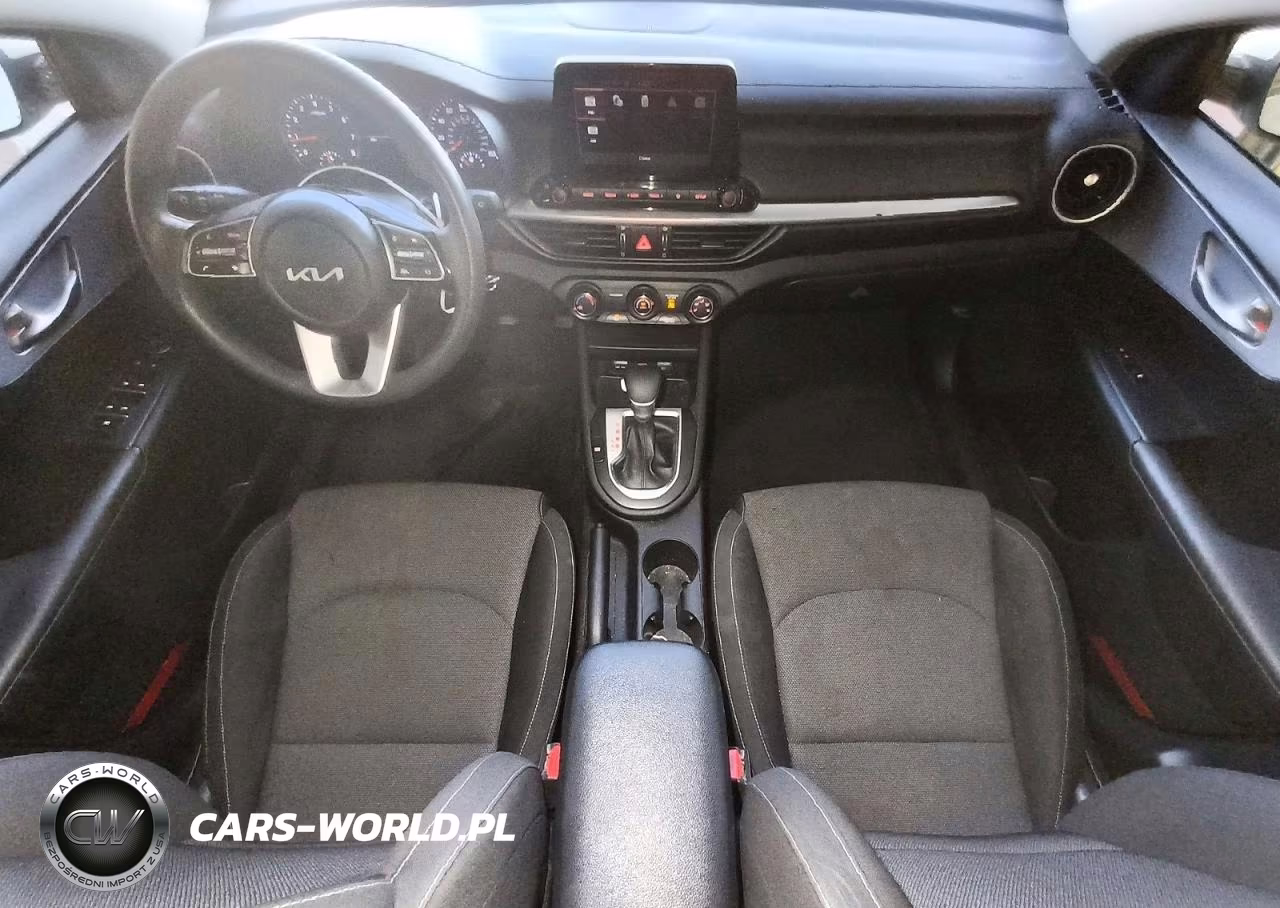 2024 Kia Forte Lxs VIN:3KPF24AD4RE742578 - 8