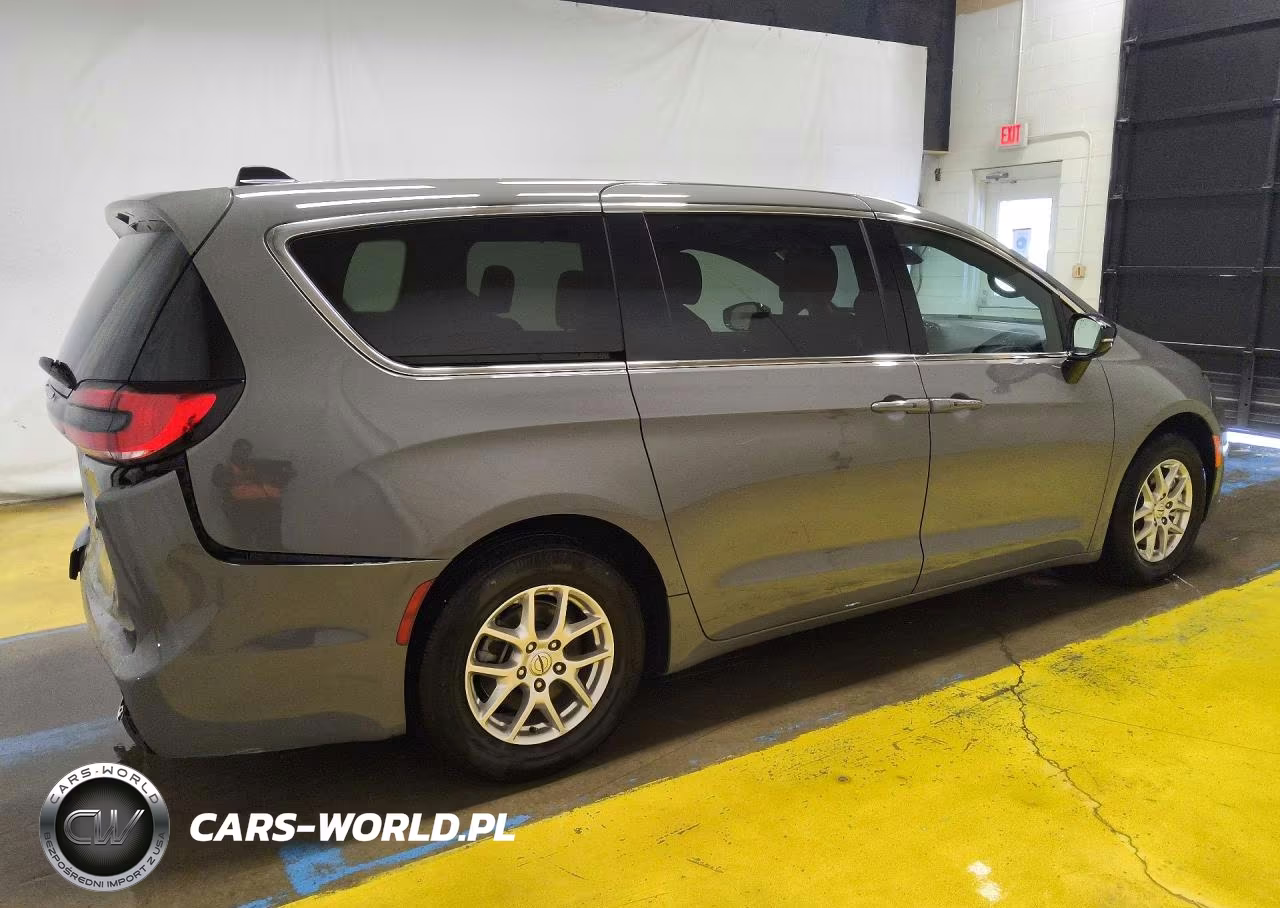 2025 Chrysler Pacifica Select VIN:2C4RC1BG5SR502400 - 3