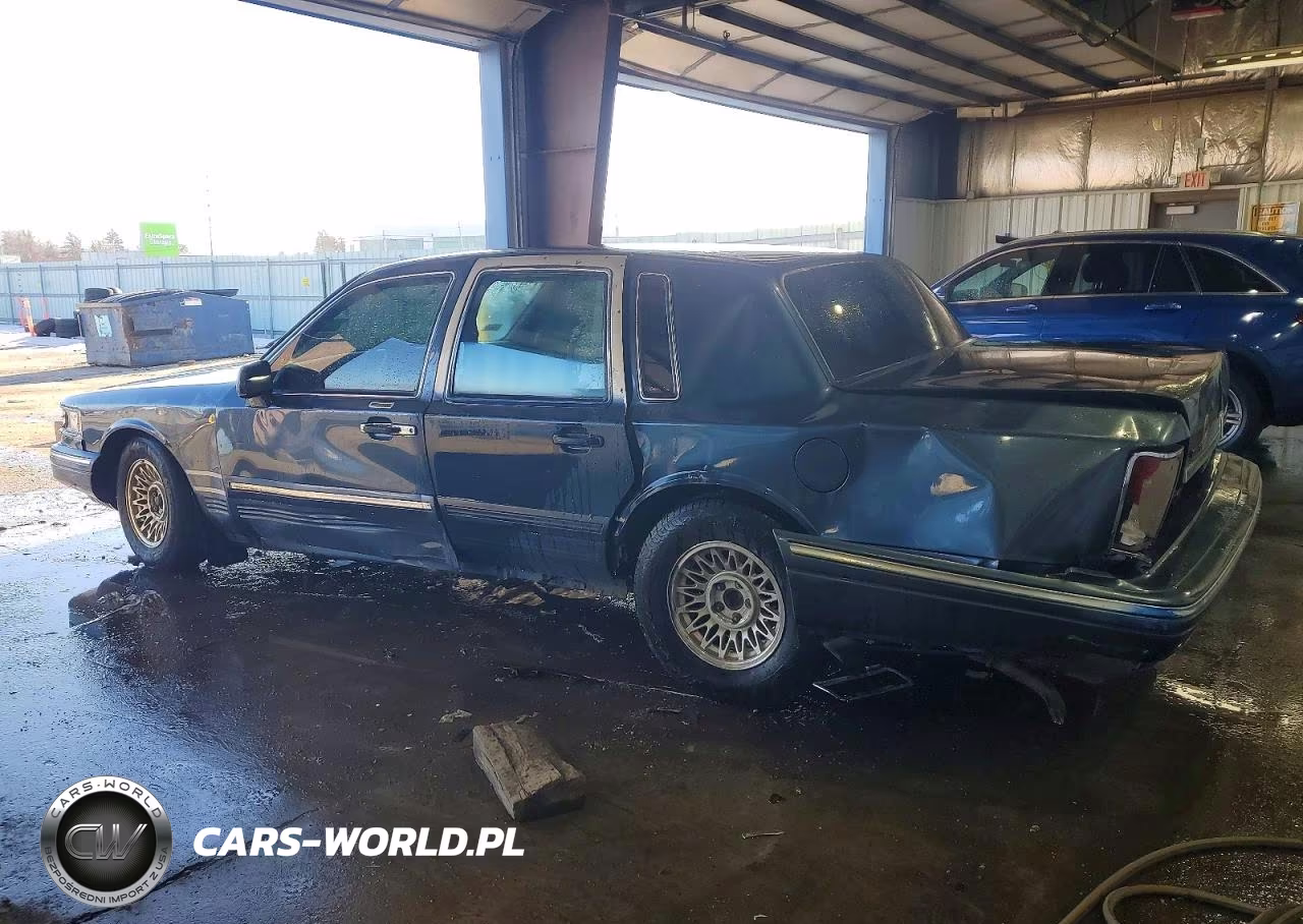 1996 Lincoln Town Car Executive VIN:1LNLM81W4TY624517 - 2