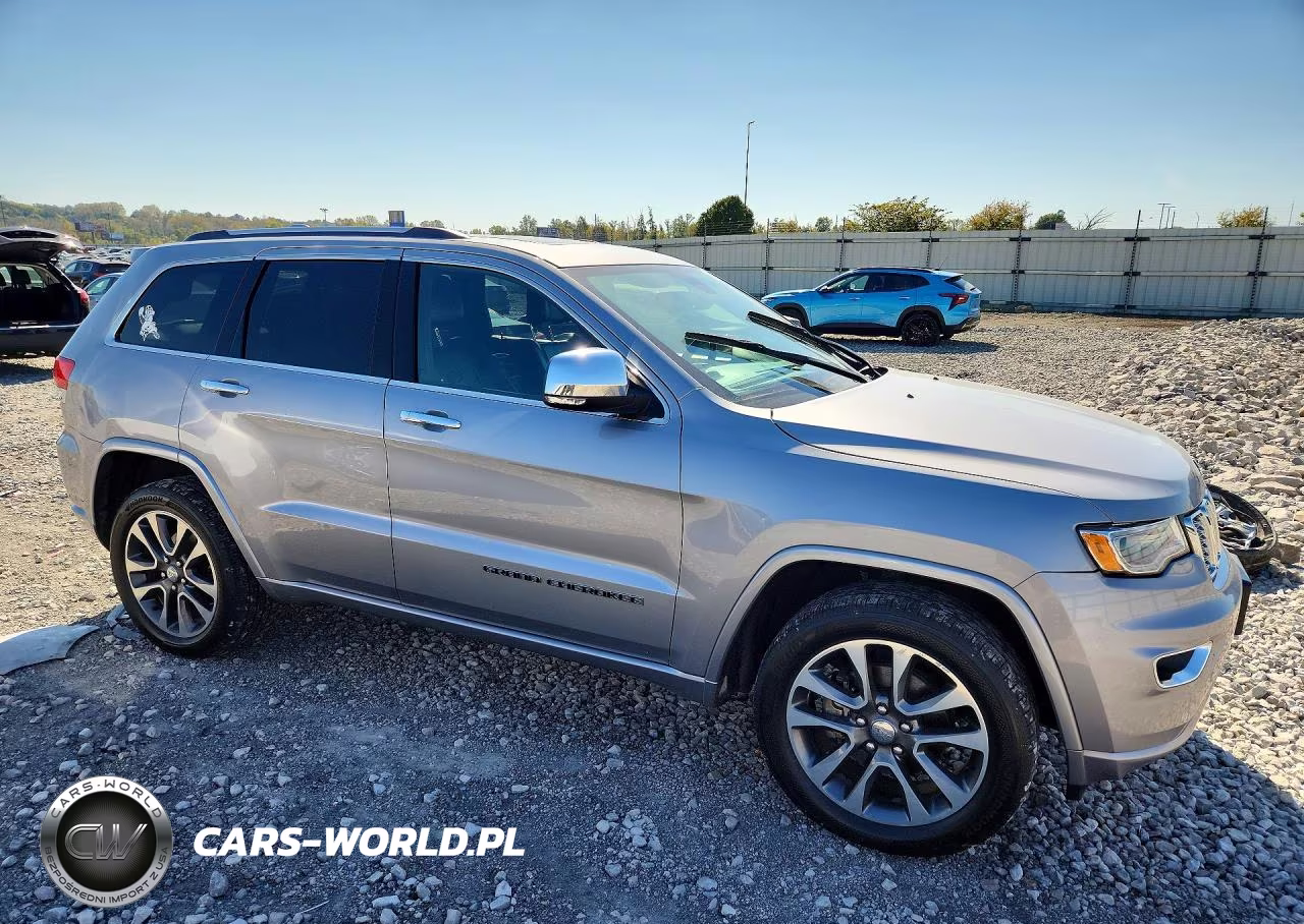 2017 Jeep Grand Cherokee Overland VIN:1C4RJFCG2HC765267 - 4