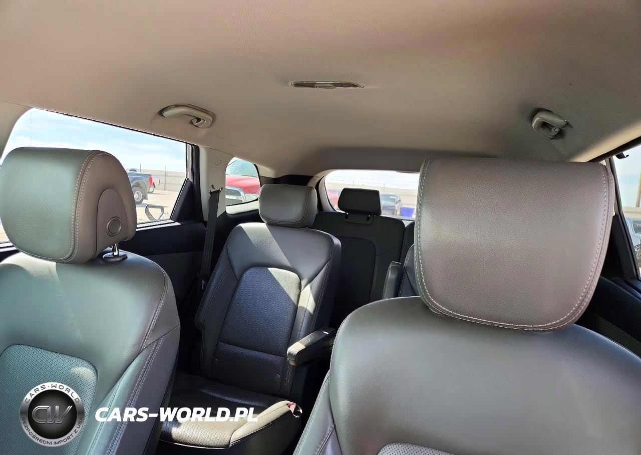 2017 Hyundai Santa Fe Limited VIN:KM8SN4HF7HU234792 - 10