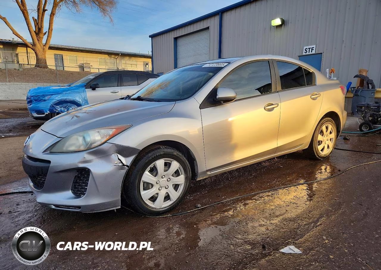 2013 Mazda 3 I