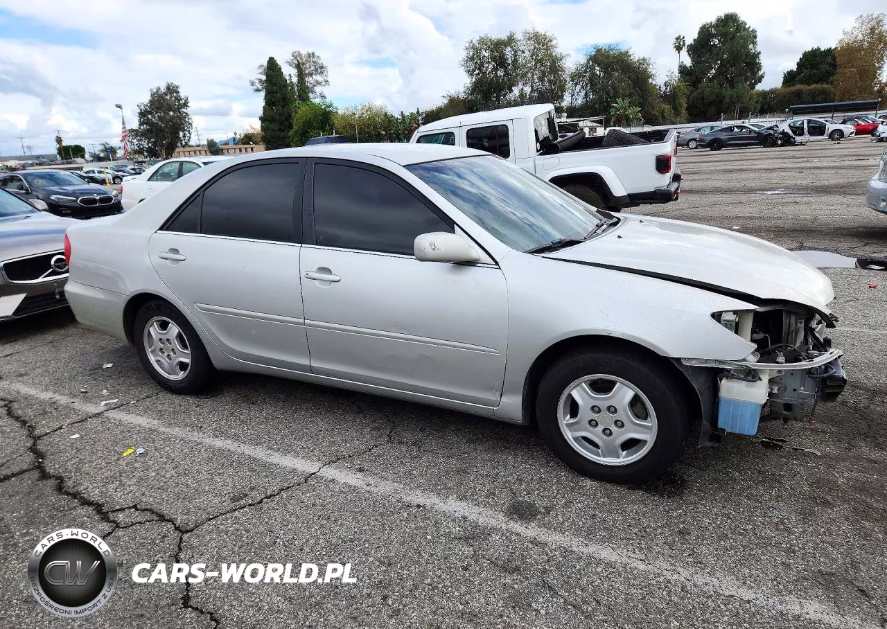 2003 Toyota Camry Le V6 VIN:4T1BF32K03U044046 - 4