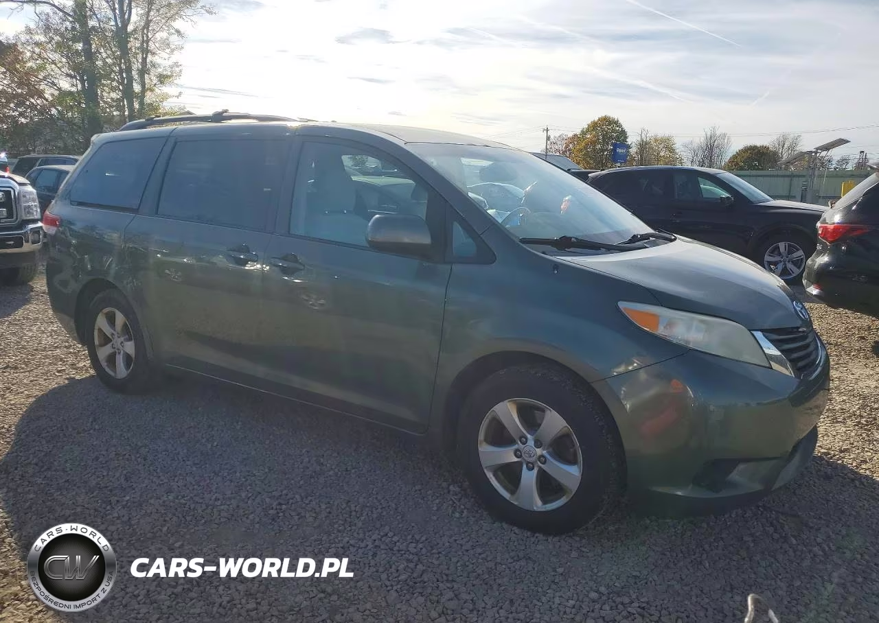 2011 Toyota Sienna Le VIN:5TDKK3DCXBS042796 - 4