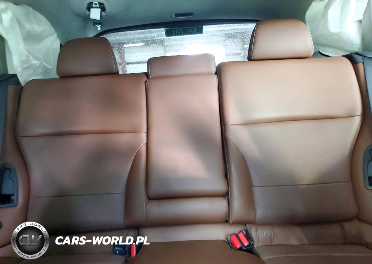 2017 Subaru Outback Touring VIN:4S4BSATCXH3346500 - 10