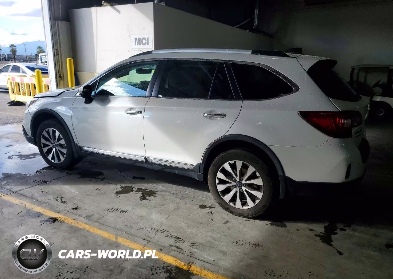 2017 Subaru Outback Touring VIN:4S4BSATCXH3346500 - 2